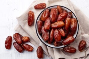 The Benefits and Side Effects of Eating Dates
